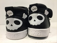Ikiki Skull & Crossbones Squeaky Toddler Shoes Size 3 Black/White M01171 EUC