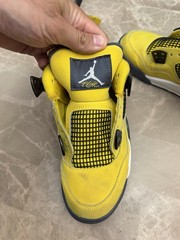 Nike Air Jordan 4 Retro Lightning GS 408452-700 Size 5Y