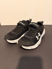 Under Armour Assert 10 Sneakers Running Size 1Y Youth Black/White