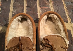 Bearpaw Mocs/Slipper Hickory Brown Suede/Sheepskin Kids/Youth SZ 2