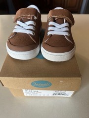 Footmate Reese Brown Leather Size 3 Baby Hook and Loop closure sneaker New