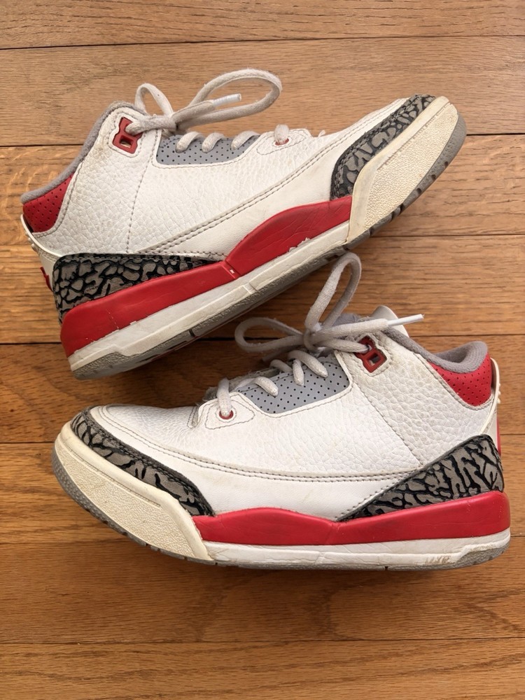 Nike Air Jordan 3 Retro Fire Red 2022 Kids Size 1Y DM0966-160 Used