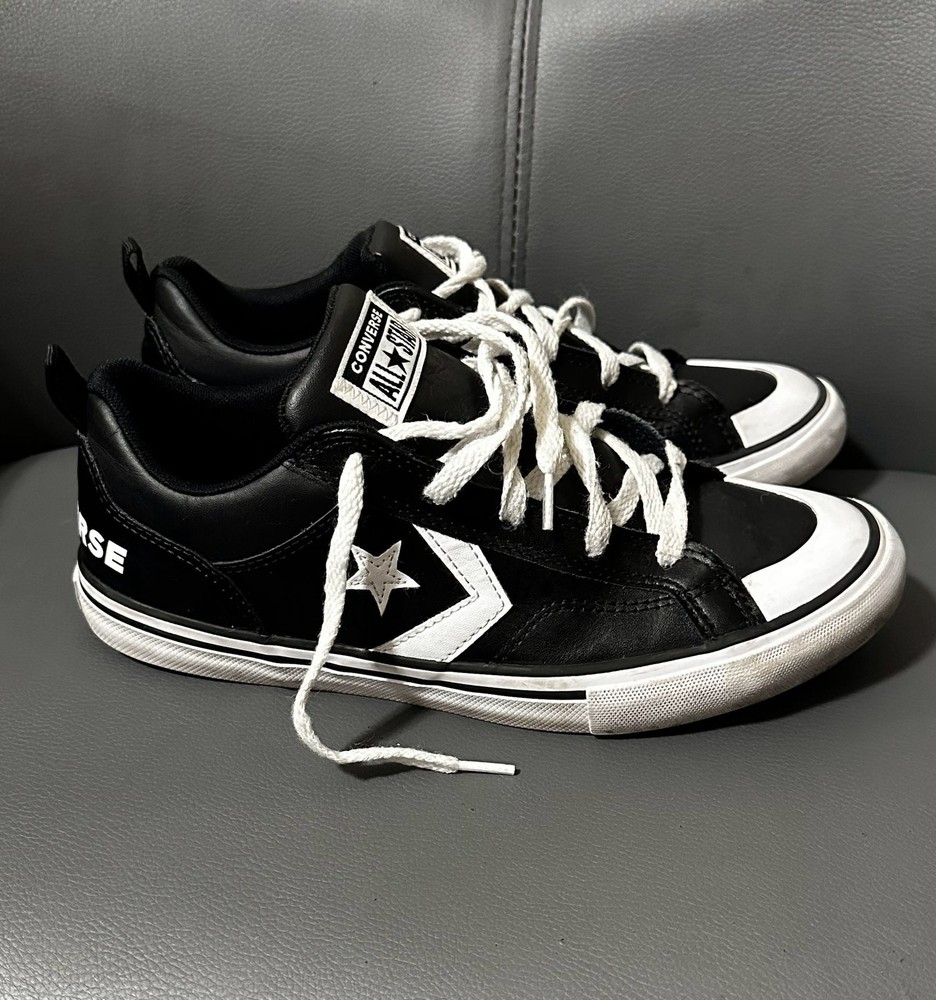 Converse Kids Pro Blaze Leather Low Top Sneakers Black/White A08476C Kids size 5
