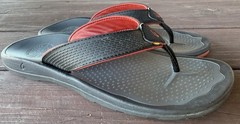 OluKai Kid’s Size ?6? Flip-Flops in Black & Red Excellent Condition PLEASE READ!