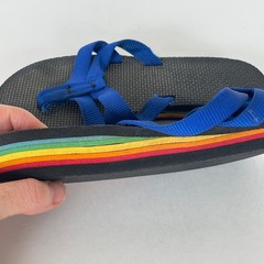 SEE CONDITION & MEASUREMENTS Vintage 70s Rainbow Stripe Beach Flip Flops Kids