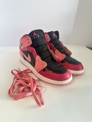 Size 6Y – Jordan 1 Mid Coral Chalk