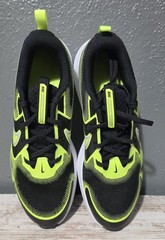 Nike Cosmic Runner GS Volt Black White Size 6.5Y Youth Sneakers Athletic Shoes