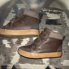 Kids Size 8 Cat & Jack Unisex Brown Hook & Loop Ankle Sneakers Faux Leather
