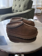 UGG Tasman Kids Slipper in Chestnut Size 10 toddler
