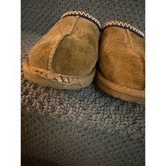 Uggs Chestnut Tasman Slippers, Kids size 5/Womens size 7