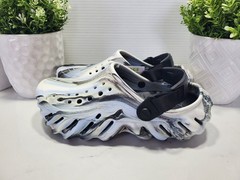 Crocs Echo Glow Marbled Clog Black / White 211883-0WU Youth J6 ⚫ New With Tags