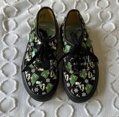 Kids Black And Greens Vans X The Simpsons Shoes Size 12.5