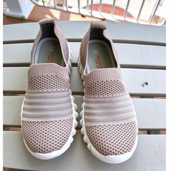 Bernie Mev New York Kids Stretch Knit Slip On Sneakers Taupe Size 33 EU/1.5-2