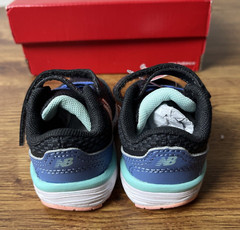 New Balance Kid’s 680 V6 Hook and Loop Running Shoe, Size 2 Wide Infant