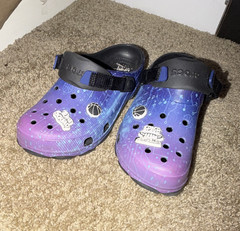 Space jam Crocs limited edition Classic Clog Unisex Kids US 6 Purple/Blue