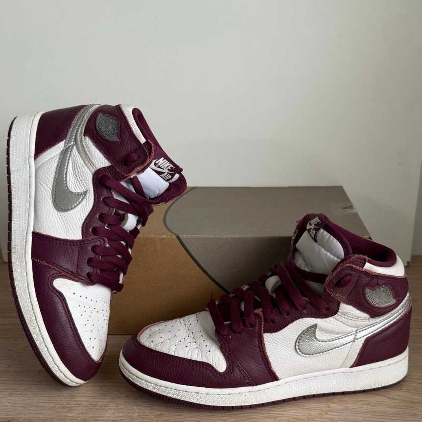 Nike Air Jordan 1 Retro High ‘Bordeaux’ GS Sneakers 575441-611- SZ 6.5 Y- 8 W