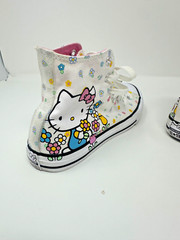 HELLO KITTY Converse Chuck Taylor All-Star Hi Top Junior US 4