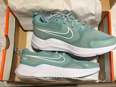 Brand New Nike Cosmic Runner (GS) Unisex Sneaker US 5Y 6.5W Teal/White Mesh