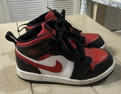 Nike Jordan 1 Mid SE Black Fire Red Retro Youth Toddler TD Size 10C Sneakers