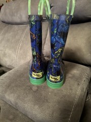 Western Chief Dinosaur Light-Up Rain Boots for Kids Blue/Black, Pull-Up Loops