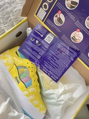Heelys x Peeps REZERVE LOW PAT PEEPS Youth Sneaker Yellow Wheeled Size 3