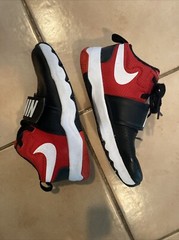 Nike Team D8 Hustle Black & Red Basketball Shoes Size 2Y 881942-004