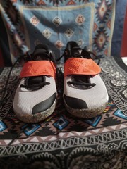 Nike Boys Kyrie Flytrap SE Boys Basketball Shoes Sz 6Y Youth Black Orange