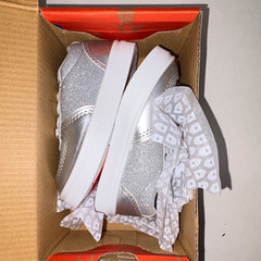 Oomphies Mika Silver/White Glitter Lace-Up Low Top Sneakers Kids 7C EU 23.5