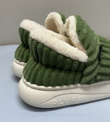 Pluffi Green Booties Thick Anti-Slip Sole Plush Slippers 34-35 US 3-4 Kids