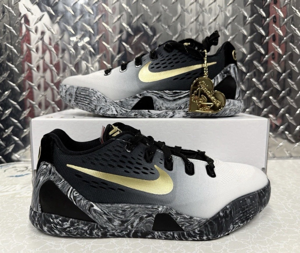 Nike Kobe IX Low EM (GS) Black/Metallic Gold/White Youth 4.5Y FV3607-002