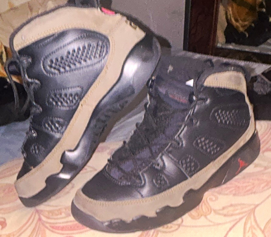 Jordan 9 Retro (PS) Unisex Kids Sneaker US 2 Black/Red/Olive Mid Top