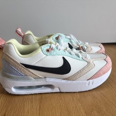 Size 6Y Nike Air Max Dawn Low Sail Light Madder Root Kids Shoes DQ7759-100