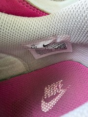 Nike Dunk Low GS ‚Laser Fuchsia‘ Sneakers – Size 4.5Y (FB9109-109)