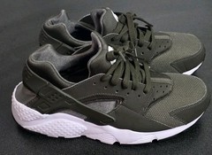 Nike Air Huarache Cargo Olive Green Running Shoes Youth 7 Kids 318429-306 EUC
