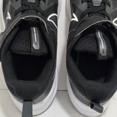 Nike Cosmic Runner Black White Little Kids Shoes HM4400-003 Size 2.5Y