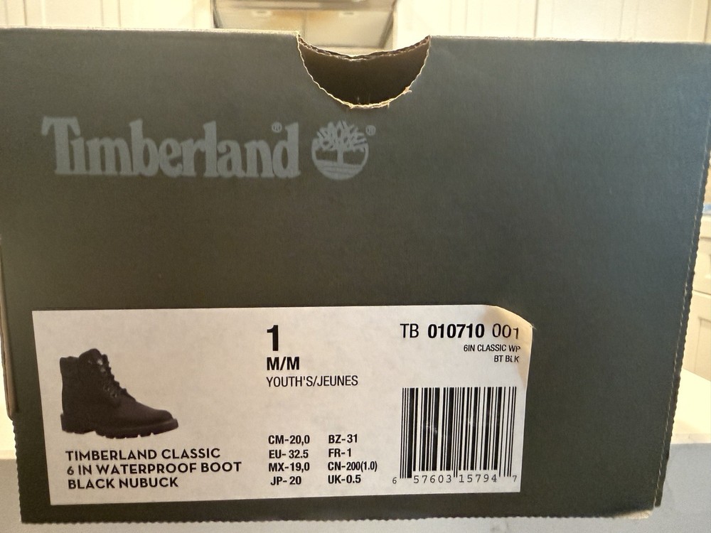 Timberland Classic Waterproof Nubuck Boot Black Youth Size 1 TB010710001