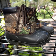 Magellan Kids boots Duck Hunting size 3 youth 157861 Camo lace up brows outdoors