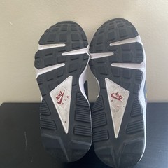 Nike Huarache Run GS Peace Love Edition Size 9.5 DM8156-100