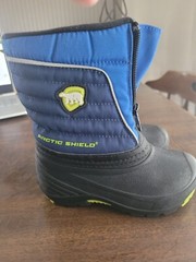 Arctic Shield Boots Kid’s Size 6