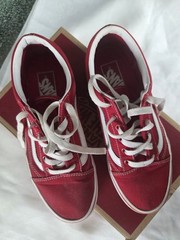 VANS Off The Wall Old Skool Red/White Canvas Low Top Lace-Up Sneakers US 5.5