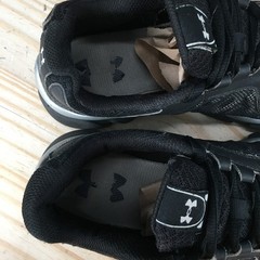 Under Armour Micro G Assert V Shoes Youth 5 Sneakers 1242012-001 Leather Black
