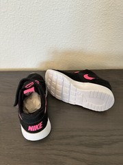 Nike Toddler Black Pink Size 9C UK 8.5 EUR 26 CM 15 705494-001
