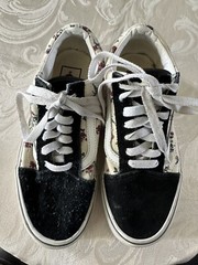 Unisex Black /Floral Vans Sneakers Size 3.5 Boys, Girls Size 5.
