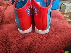 REDUCED!! New Big Kids‘ Heelys x ICEE VELOZ Sneakers with wheels SO FUN!