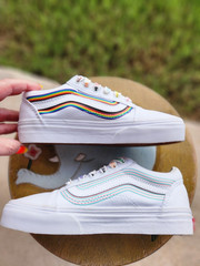 Vans Low „PRIDE“ BRAND NEW PS 2Y