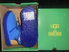 UGG x Sesame Street Cookie Monster Neumel II Kids Blue Chukka Boots Size 2