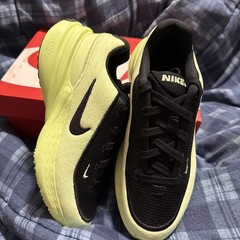 Nike Uplift SC Big Kids Shoes Black 4Y Barely Volt Neon Size 4 Youth Sneaker New