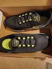 Nike Air Max Motion 2 (PSE) Kids Sneaker Black/Yellow 3Y AQ2743-011