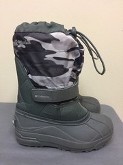 Columbia Kids Camouflage gray/purple Winter Boots, size 3