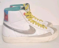 Nike Boy’s Blazer Mid ’77 Sz 5.5Y White Metallic Silver Vivid Sulfur Yellow Lace